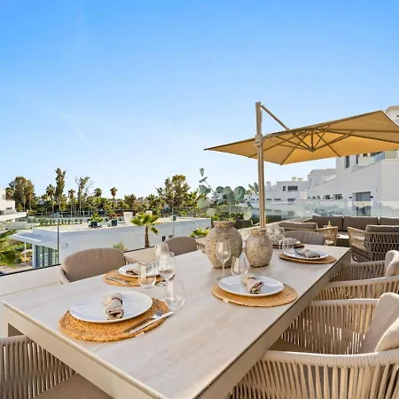 Luxury 3br Aqua Gardens - Walk To And Shared Pool Estepona