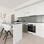 Luxury 3br Aqua Gardens - Walk To And Shared Pool Appartement