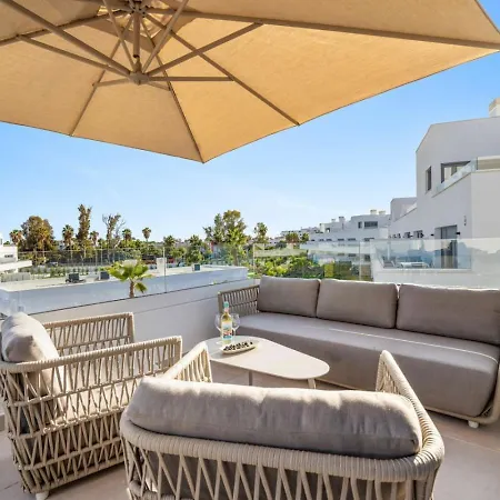 Luxury 3br Aqua Gardens - Walk To And Shared Pool Estepona