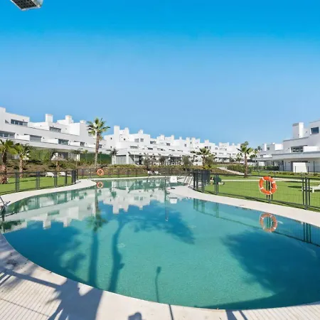 Luxury 3br Aqua Gardens - Walk To And Shared Pool * Estepona