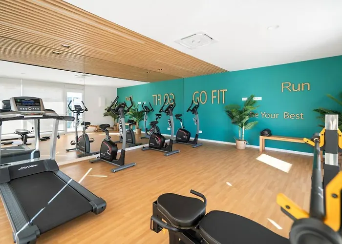 Luxury 3br Aqua Gardens - Walk To And Shared Pool Estepona