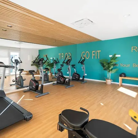 Luxury 3br Aqua Gardens - Walk To And Shared Pool 에스테포나